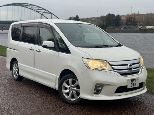 Nissan Serena  2.0L 