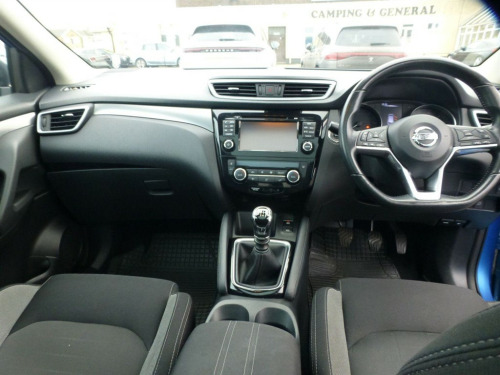 Nissan Qashqai  1.5 dCi N-Connecta Euro 6 (s/s) 5dr