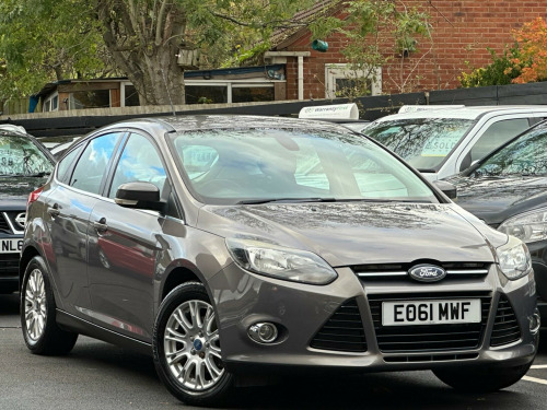 Ford Focus  1.6 Titanium Euro 5 5dr