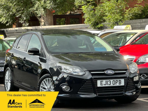 Ford Focus  1.0T EcoBoost Zetec Euro 5 (s/s) 5dr