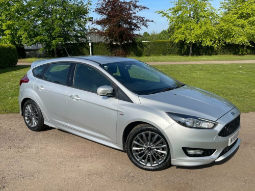 Ford Focus  1.0 ST-LINE AUTOMATIC 5d 124 BHP Full Ford Service