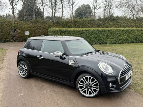 MINI Hatch  1.5 Cooper Seven Hatchback 3dr Petrol Auto Euro 6 