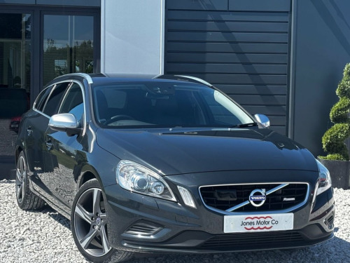 Volvo V60  1.6 T4 R-DESIGN 5d 177 BHP *** DUE IN ***