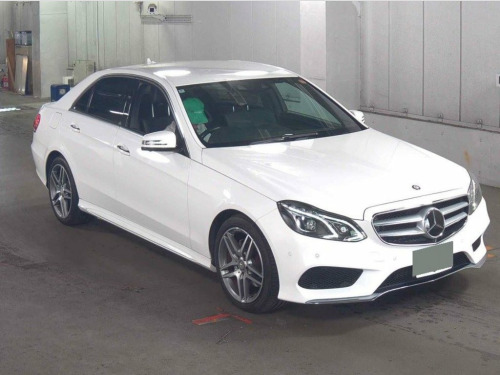 Mercedes-Benz E-Class E220 2.1 E220 BlueTEC AMG Line Saloon 4dr Diesel G-Tron