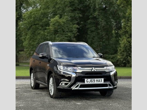 Mitsubishi Outlander  2.4h TwinMotor 13.8kWh Exceed SUV 5dr Petrol Plug- 
