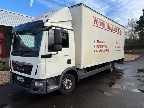 M.A.N. TGL  8.220 4X2 BL C EURO 6 220 BHP AUTOMATIC BOX VAN 