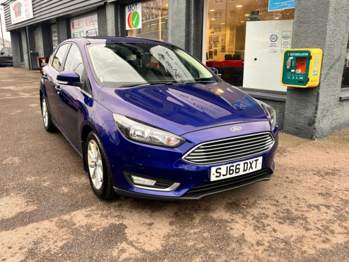 Ford Focus  1.0T EcoBoost Titanium Hatchback 5dr Petrol Manual