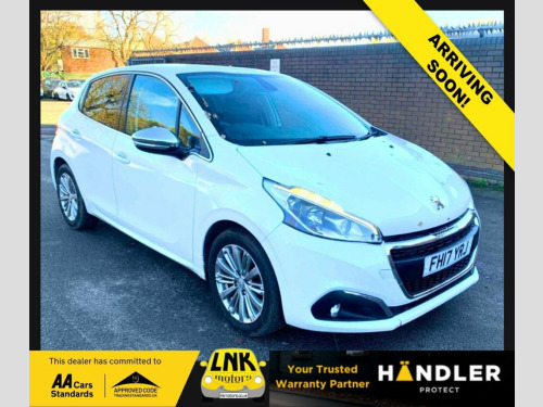 Peugeot 208  1.2 PureTech Allure Hatchback 5dr Petrol Manual Eu