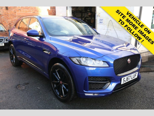 Jaguar F-PACE  2.0 D165 R-Sport SUV 5dr Diesel Manual Euro 6 (s/s