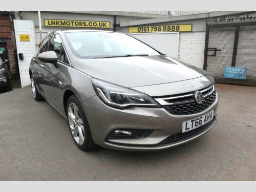 Vauxhall Astra  1.6 CDTi ecoFLEX SRi Nav Hatchback 5dr Diesel Manu