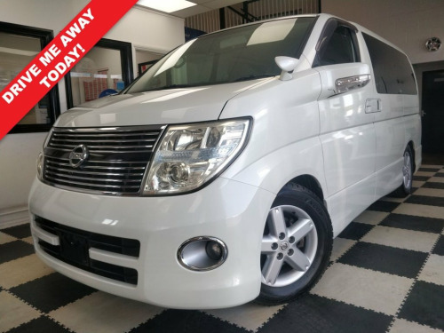 Nissan Elgrand  2.5