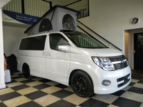 Nissan Elgrand  3.5 V6 CAMPERVAN