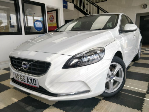 Volvo V40  2.0 T2 SE Hatchback 5dr Petrol Manual Euro 6 (s/s)