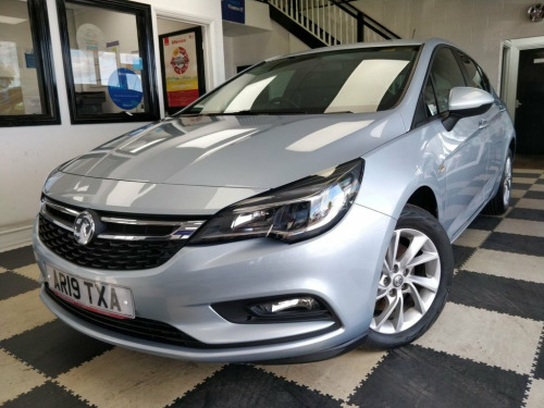 Vauxhall Astra  1.6 CDTi BlueInjection Tech Line Nav Hatchback 5dr