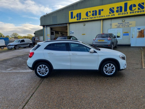 Mercedes-Benz GLA-Class  2.1 GLA200d SE (Executive) SUV 5dr Diesel Manual E