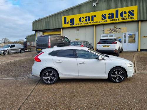 Volvo V40  2.0 T2 R-Design Edition Hatchback 5dr Petrol Manua