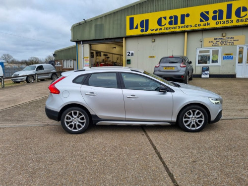 Volvo V40  2.0 D2 Pro Hatchback 5dr Diesel Manual Euro 6 (s/s