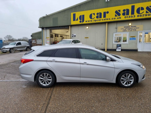 Hyundai i40  1.7 CRDi Blue Drive SE Nav Tourer 5dr Diesel Manua