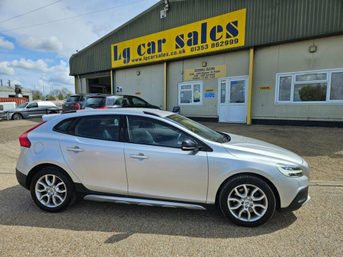 Volvo V40  2.0 D3 Pro Hatchback 5dr Diesel Manual Euro 6 (s/s