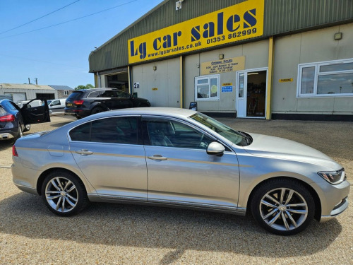 Volkswagen Passat  2.0 TDI BlueMotion Tech GT Saloon 4dr Diesel DSG E