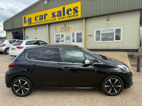 Peugeot 208  1.2 PureTech Tech Edition Hatchback 5dr Petrol Man