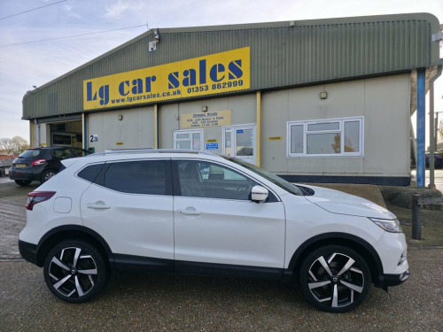 Nissan Qashqai  1.3 DIG-T N-Motion SUV 5dr Petrol Manual Euro 6 (s