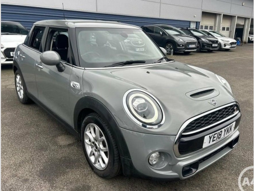 MINI Hatch  2.0 Cooper S Hatchback 5dr Petrol Manual Euro 6 (s 