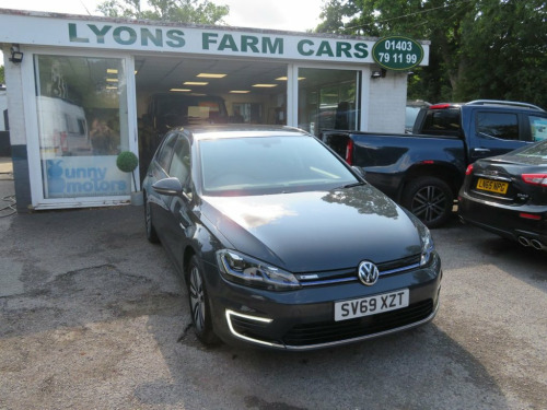 Volkswagen Golf  35.8kWh e-Golf Hatchback 5dr Electric Automatic (1