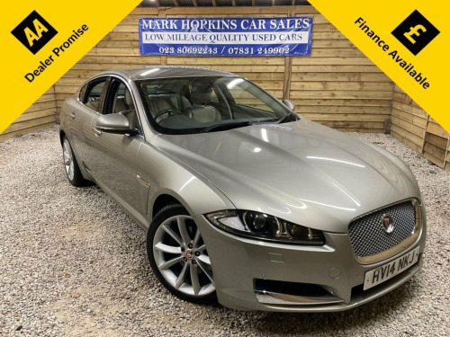 Jaguar XF  3.0d V6 Premium Luxury Saloon 4dr Diesel Auto Euro