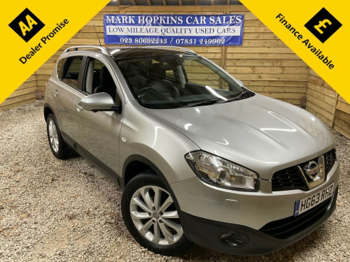 Nissan Qashqai  1.6 Tekna SUV 5dr Petrol CVT 2WD Euro 5 (AVM) (117