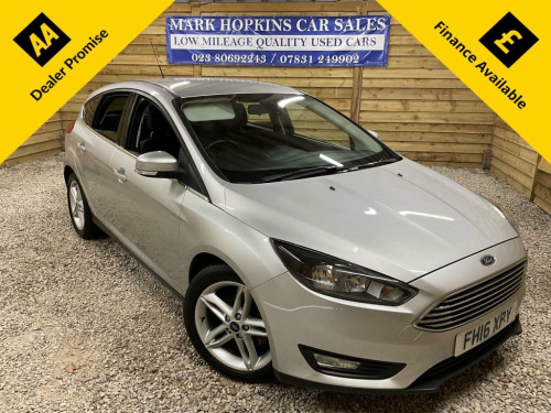 Ford Focus  1.0T EcoBoost Zetec Hatchback 5dr Petrol Manual Eu