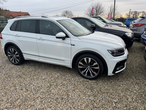 Volkswagen Tiguan  2.0 TDI R-Line SUV STUNNING EXAMPLE  STUNNNG EXAMP