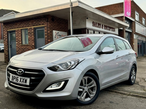 Hyundai i30  1.6 CRDi Blue Drive SE Nav Tourer 5dr Diesel DCT E