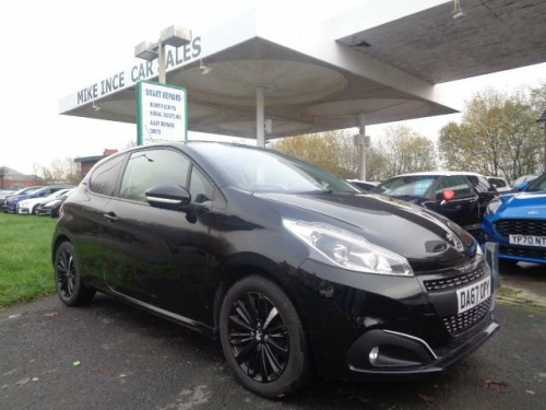 Peugeot 208  1.2 PureTech Black Edition Hatchback 3dr Petrol Ma