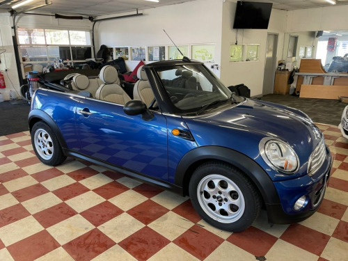 MINI Convertible  1.6 ONE 2d 98 BHP Stunning with Low Mileage