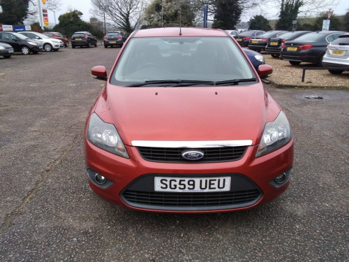 Ford Focus  1.6 ZETEC 5d 100 BHP 2 OWNERS FROM NEW 