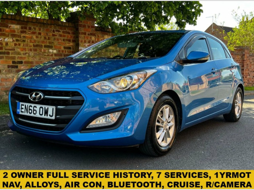 Hyundai i30  1.6 CRDi Blue Drive SE Nav Hatchback 5dr Diesel Ma