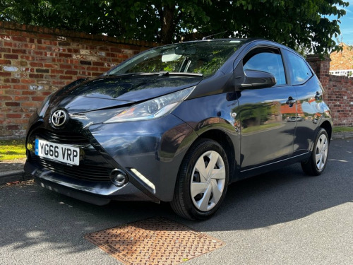 Toyota AYGO  1.0 VVT-i x-play Hatchback 5dr Petrol Manual Euro 