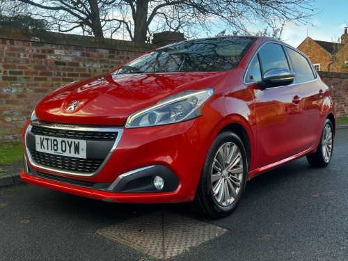 Peugeot 208  1.2 PureTech Allure Hatchback 5dr Petrol Manual Eu