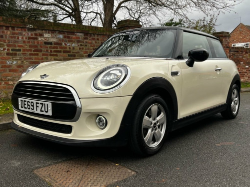 MINI Hatch  1.5 Cooper Classic Hatchback 3dr Petrol Manual Eur