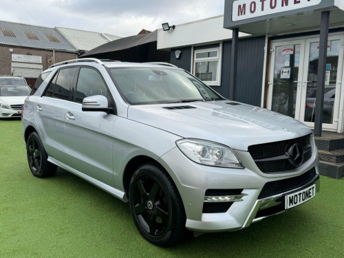 Mercedes-Benz M-Class ML250 2.1 ML250 BlueTEC AMG Sport SUV 5dr Diesel G-Troni