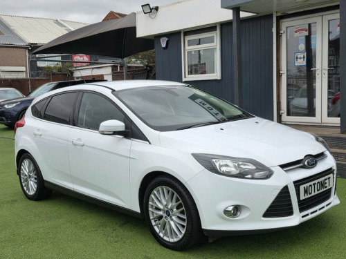 Ford Focus  1.0T EcoBoost Zetec Hatchback 5dr Petrol Manual Eu